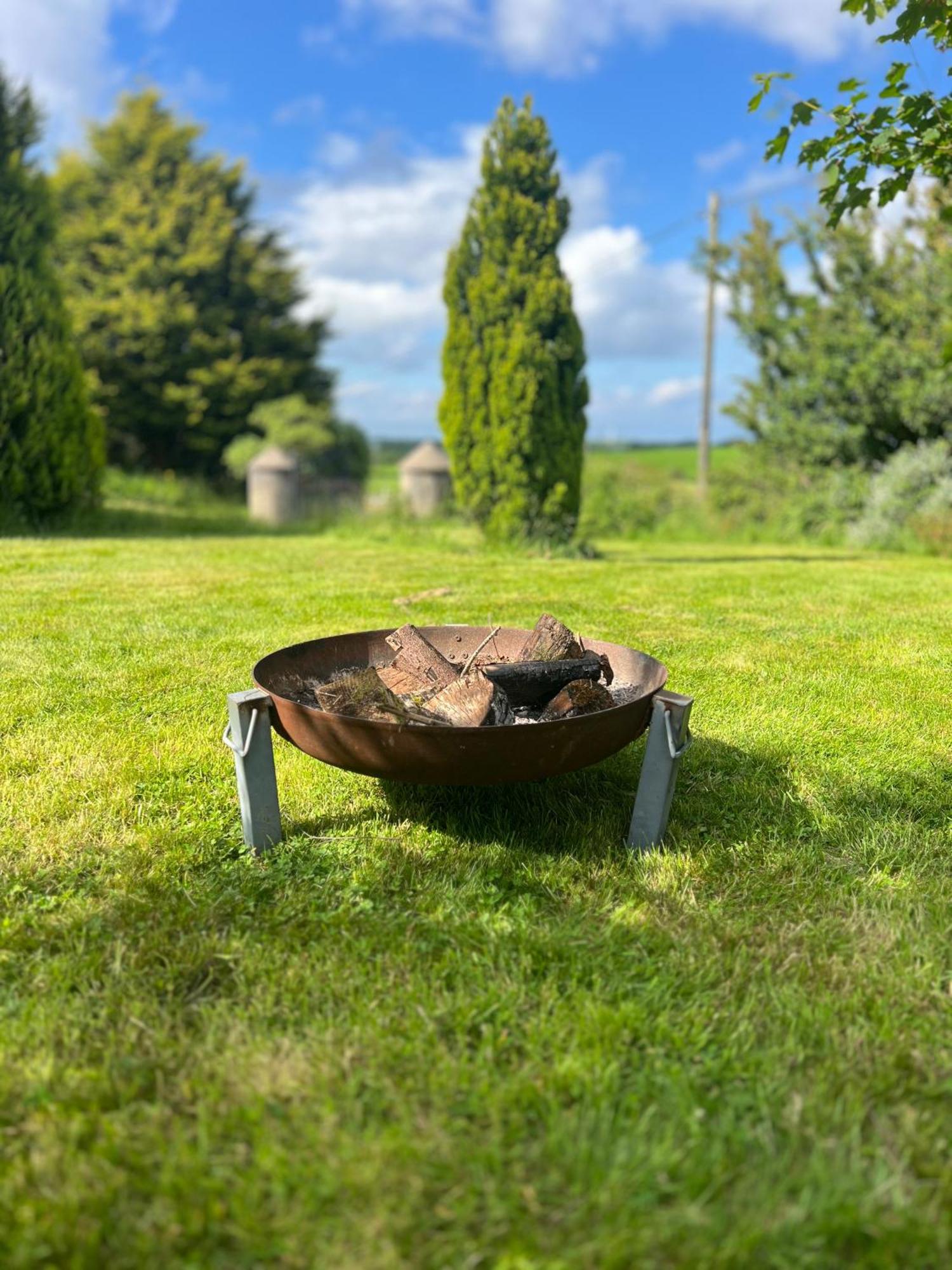 Bluebell Tent At Ballyward Croft Ardkeen Ngoại thất bức ảnh